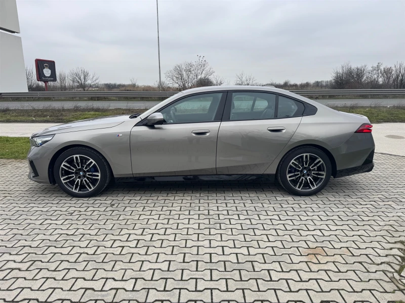 BMW 520 d xDrive Sedan, снимка 3 - Автомобили и джипове - 53432544