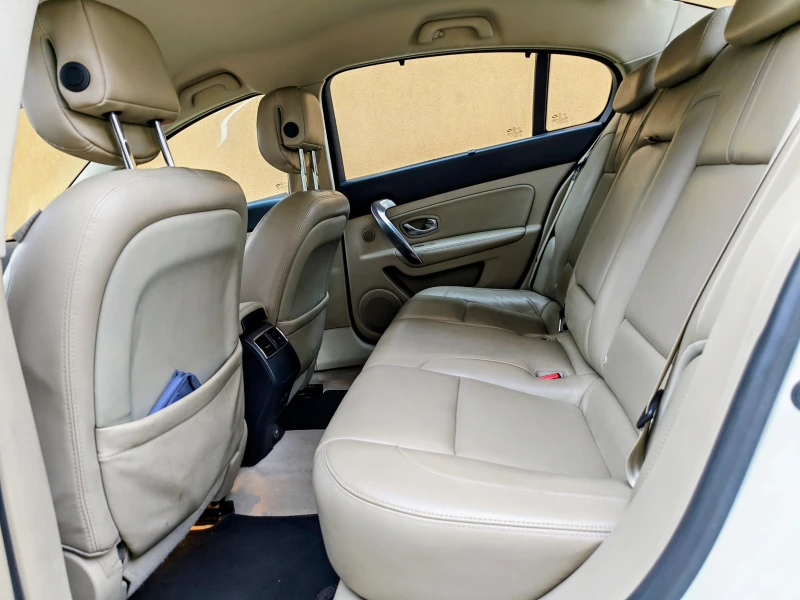 Renault Latitude, снимка 10 - Автомобили и джипове - 53560228