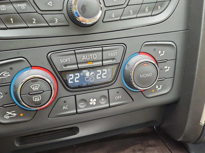 Renault Latitude, снимка 12 - Автомобили и джипове - 53560228