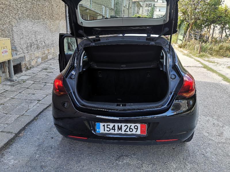 Opel Astra 1,7 CDTI, снимка 2 - Автомобили и джипове - 43751369