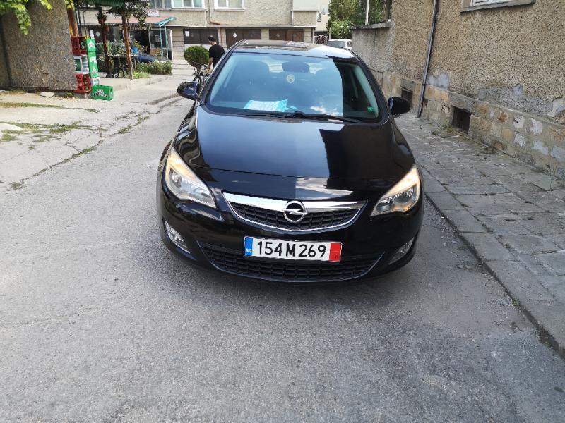 Opel Astra 1,7 CDTI, снимка 1 - Автомобили и джипове - 43751369
