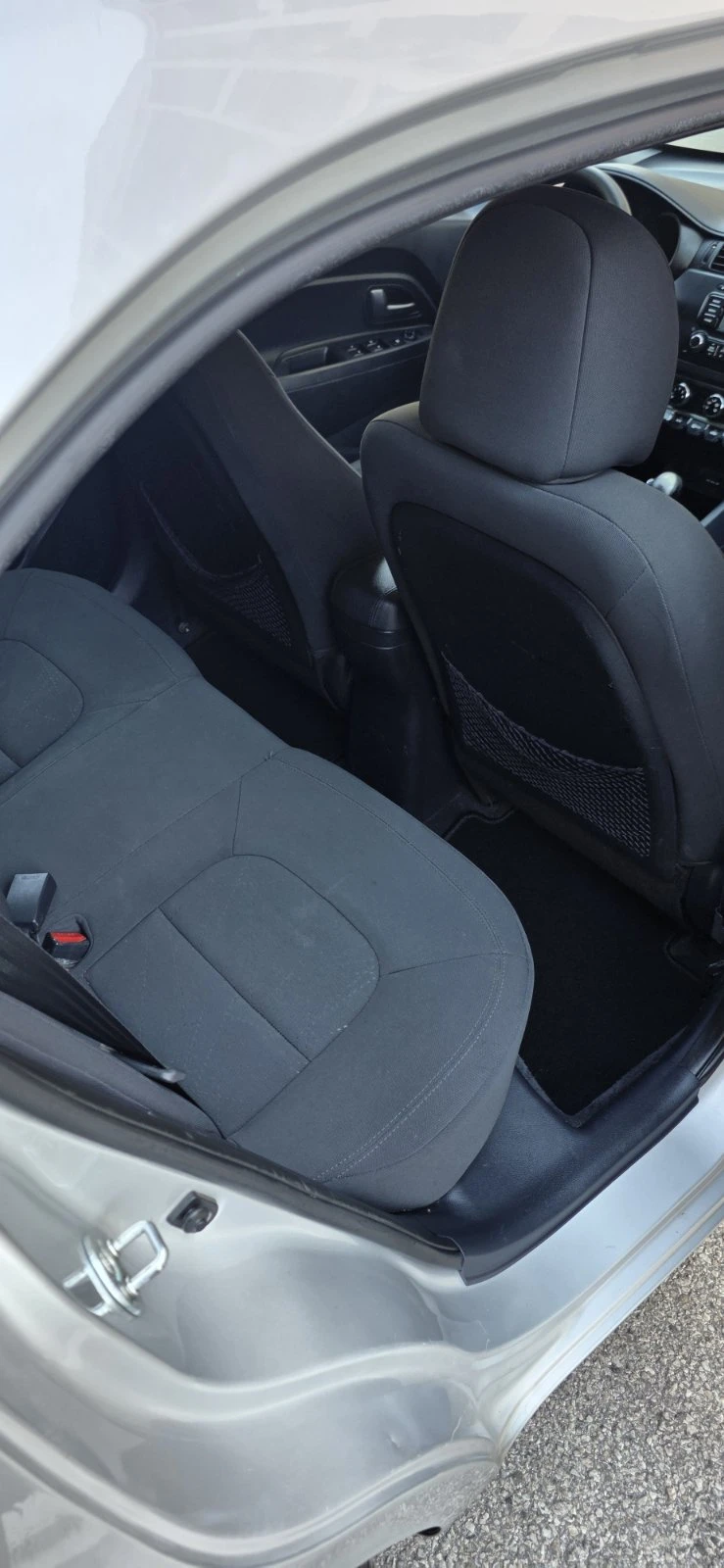 Kia Rio 1.4 автомат Швейцария , снимка 10 - Автомобили и джипове - 56343554