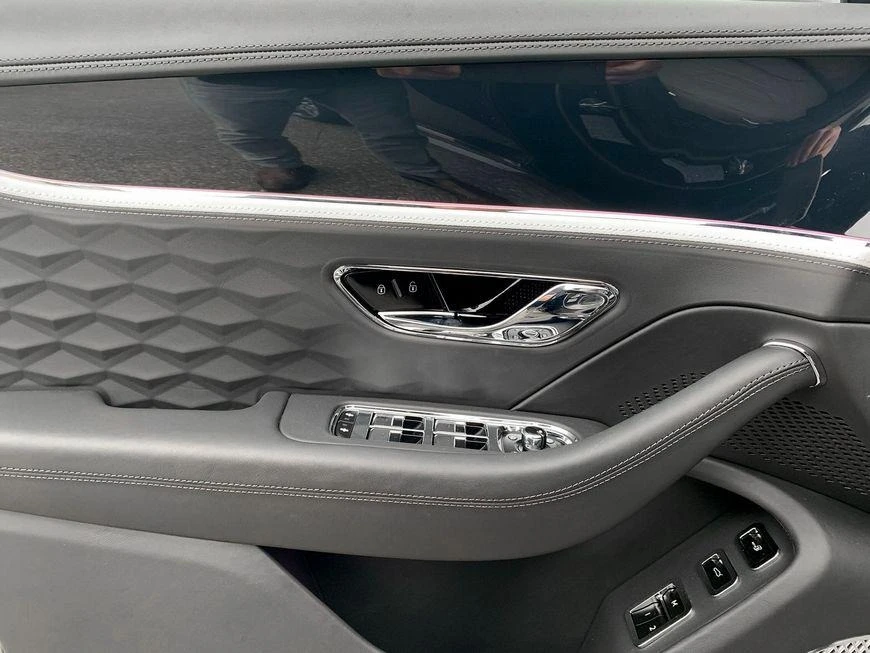 Bentley Flying Spur V8 HYBRID MULLINER NAIM  - изображение 7