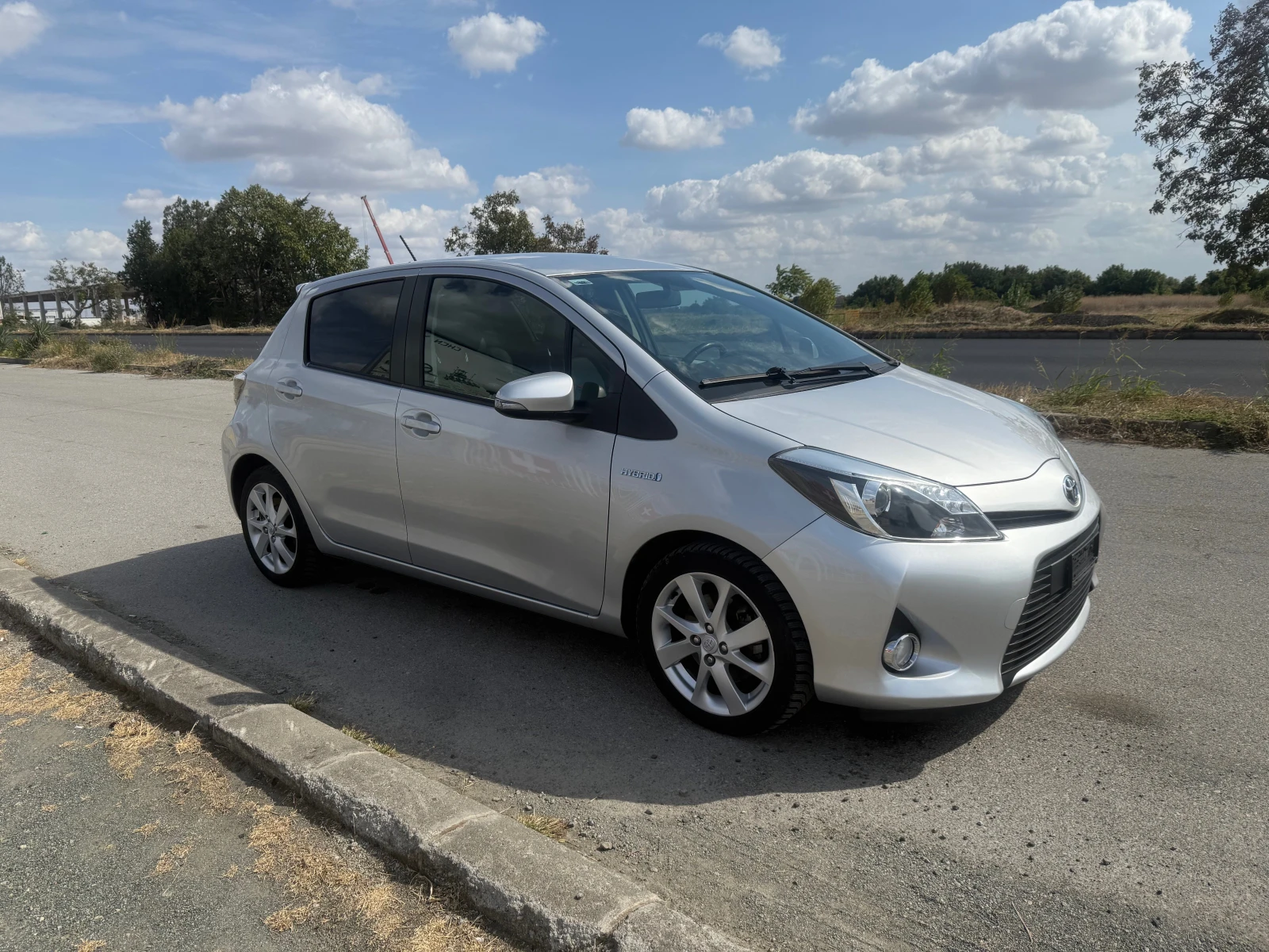 Toyota Yaris  - изображение 4