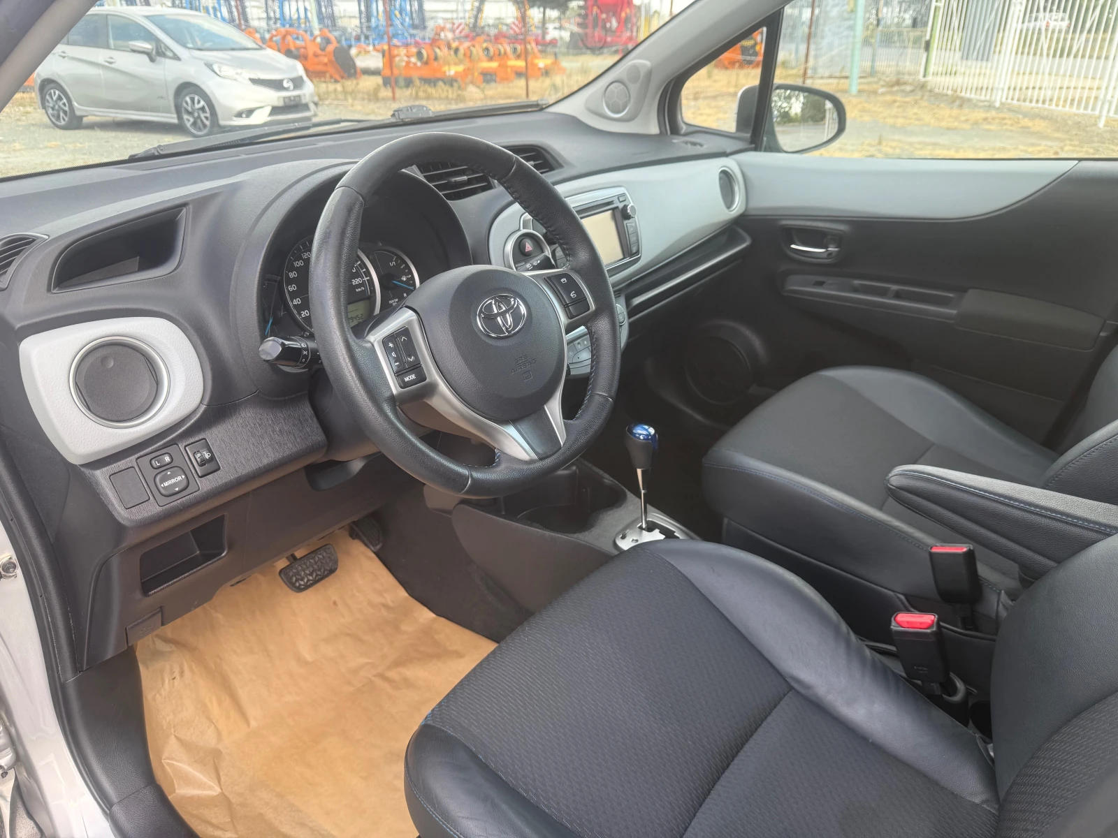Toyota Yaris  - изображение 6