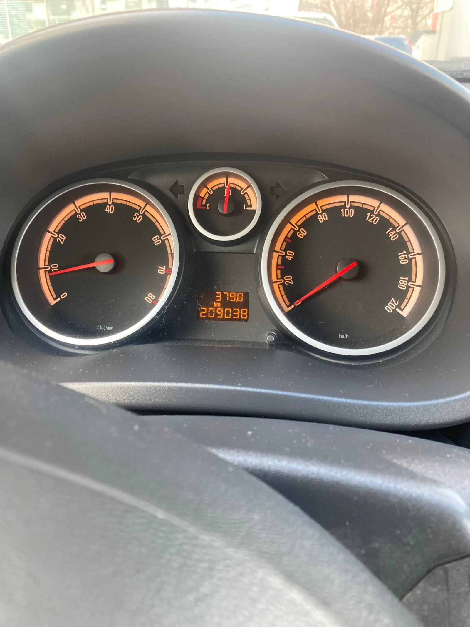 Opel Corsa 1.4 - изображение 2