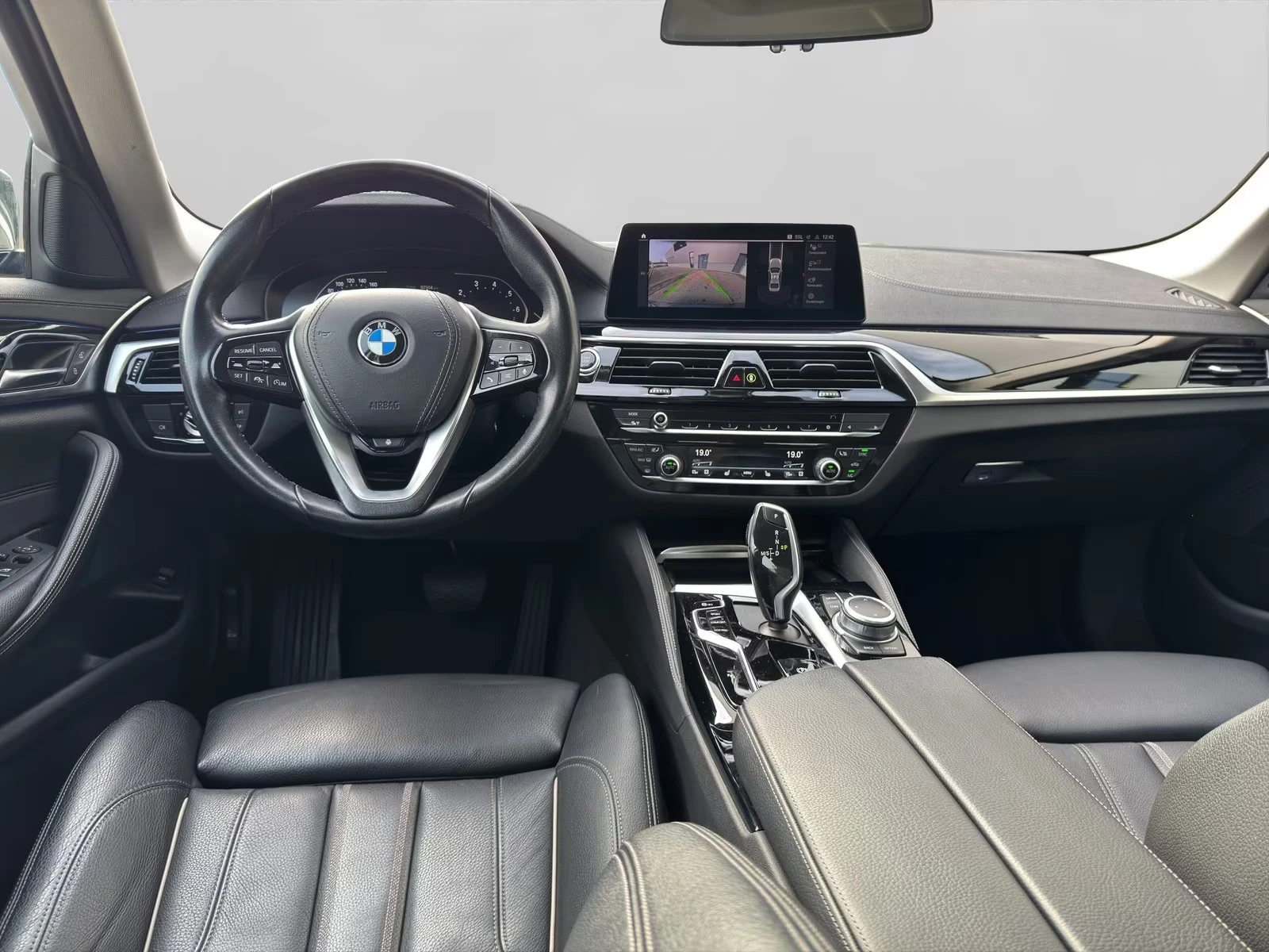BMW 520 G30/184HP/HUD/HI-FI/LED/CAM/AMBI/974v | Mobile.bg � ����������� 12