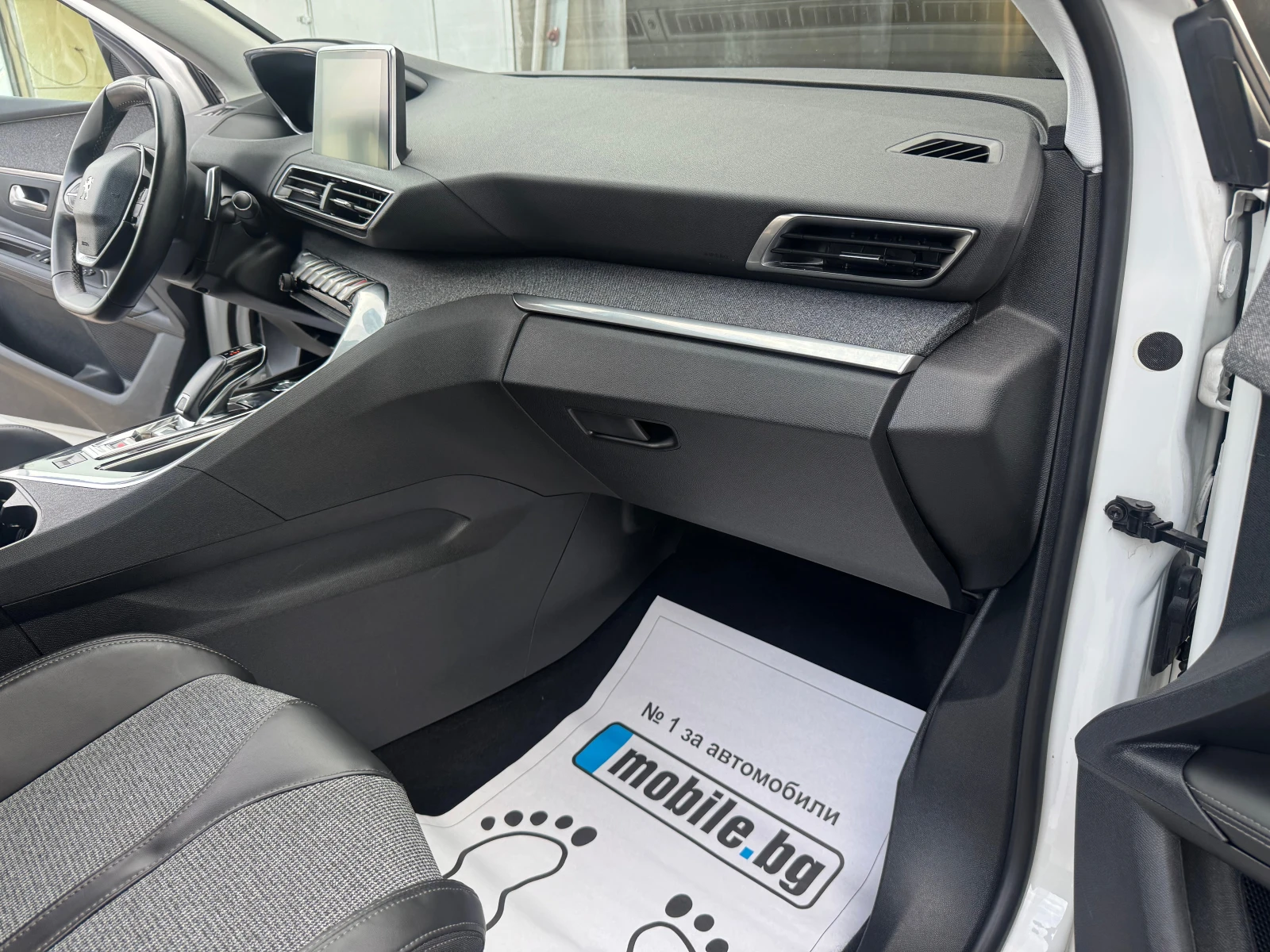 Peugeot 3008 1.6 HDI Automat, снимка 10 - Автомобили и джипове - 54138795