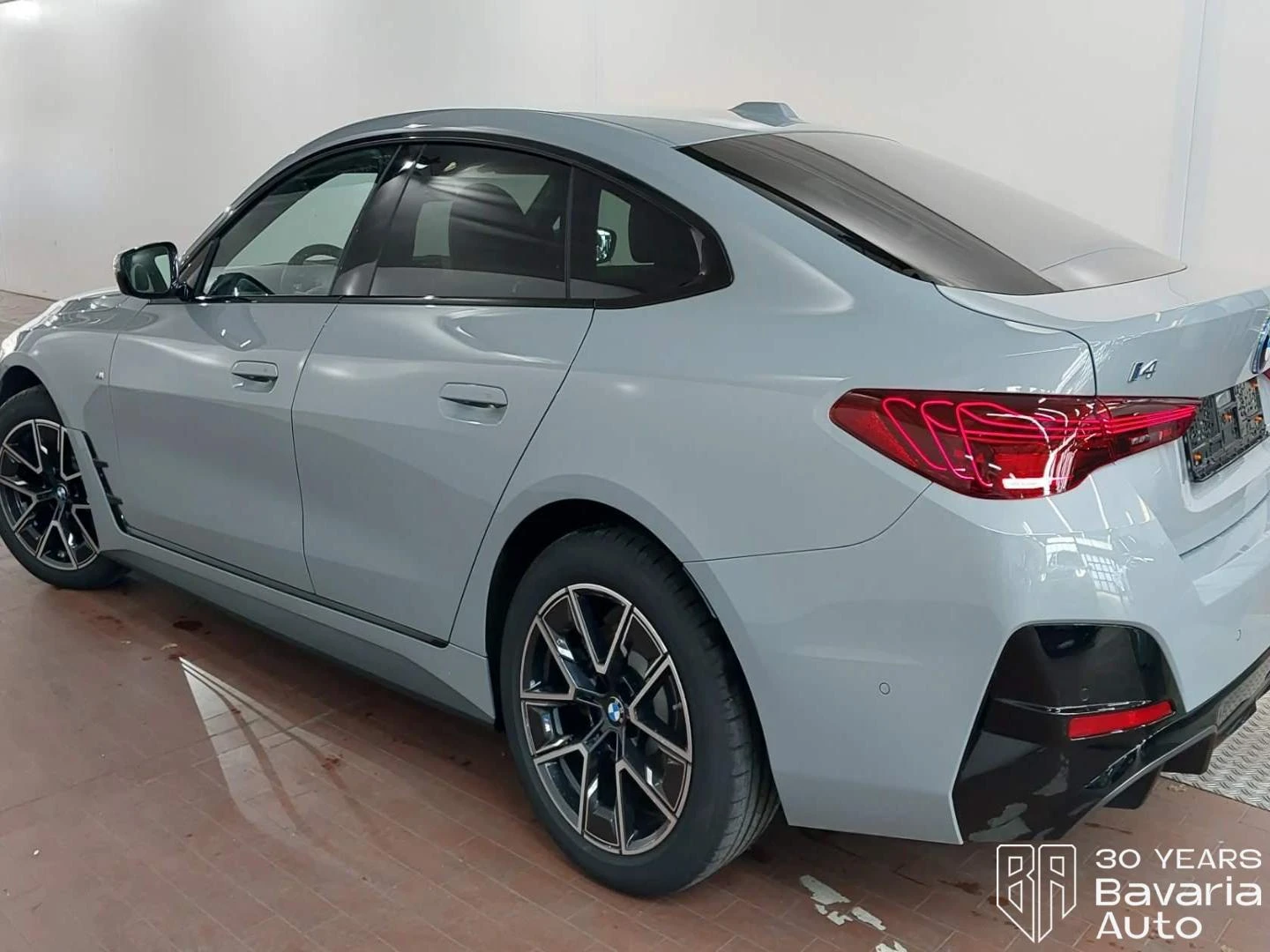 BMW i4 40 eDrive Gran Coupe M Sport Paket, снимка 2 - Автомобили и джипове - 54345043