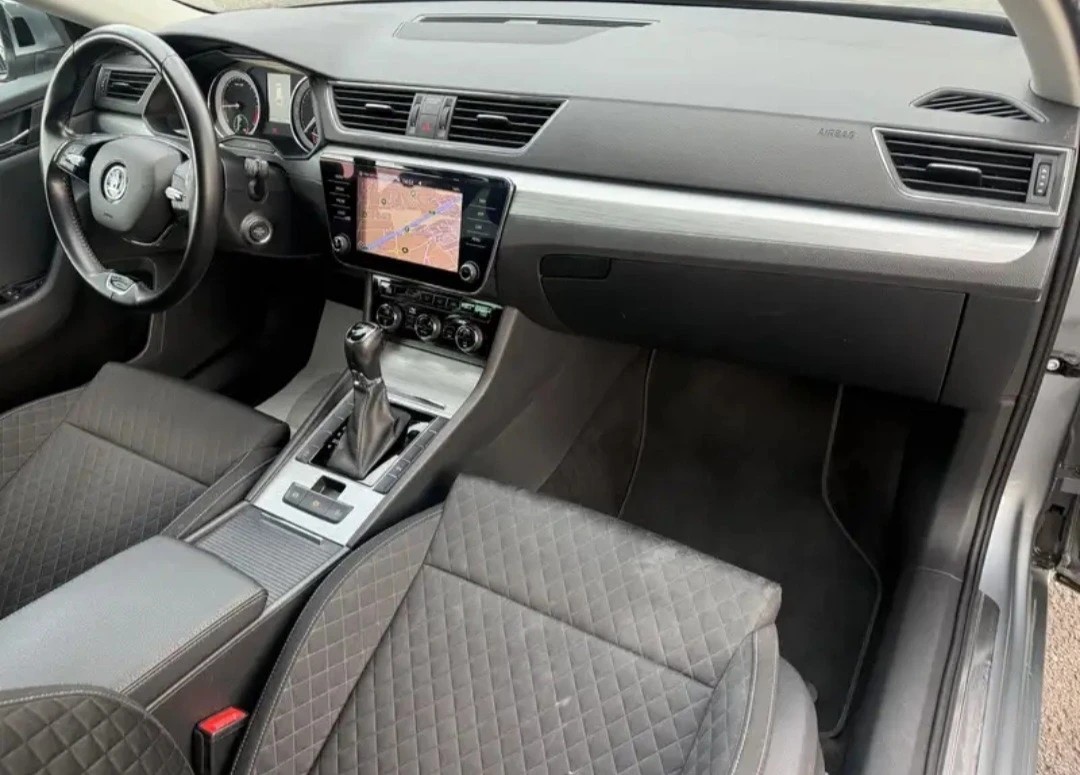 Skoda Superb 2.0 TDI, снимка 10 - Автомобили и джипове - 54358767