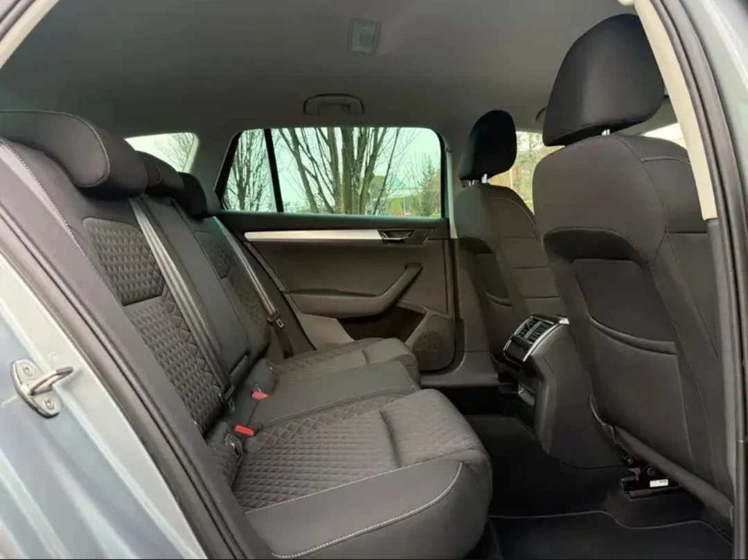 Skoda Superb 2.0 TDI, снимка 8 - Автомобили и джипове - 54358767