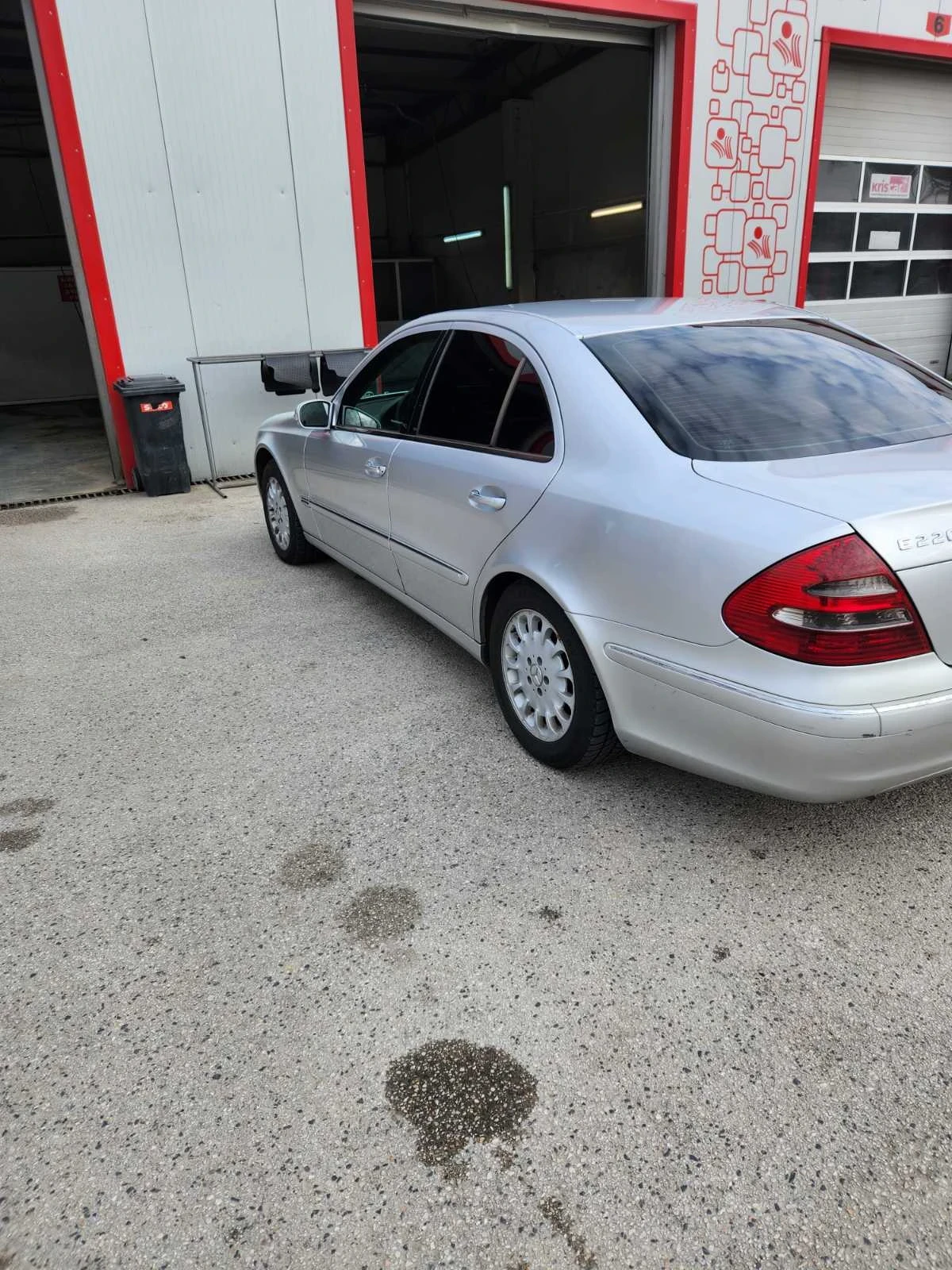 Mercedes-Benz 220, снимка 10 - Автомобили и джипове - 54391576