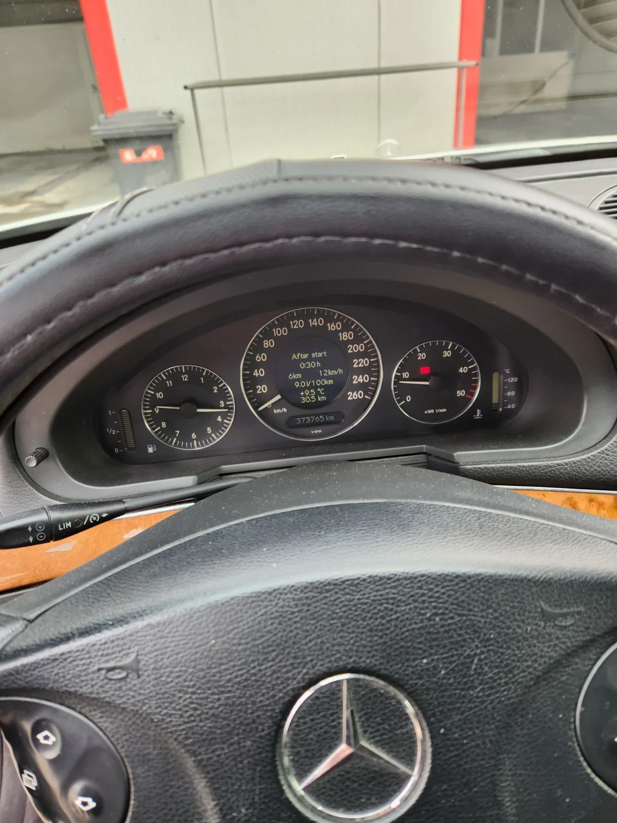 Mercedes-Benz 220, снимка 4 - Автомобили и джипове - 54391576