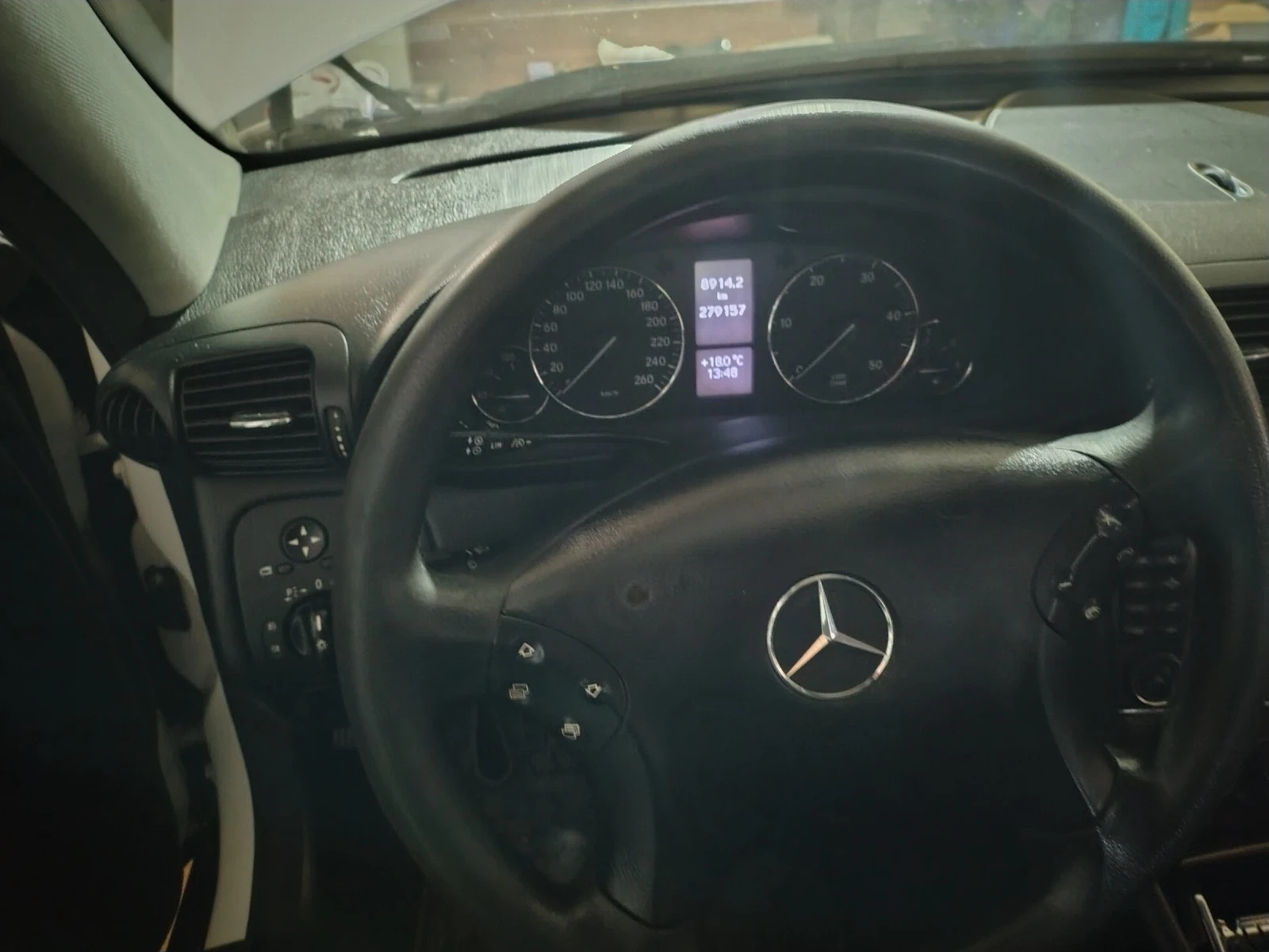 Mercedes-Benz C 220 220, снимка 5 - Автомобили и джипове - 54659363