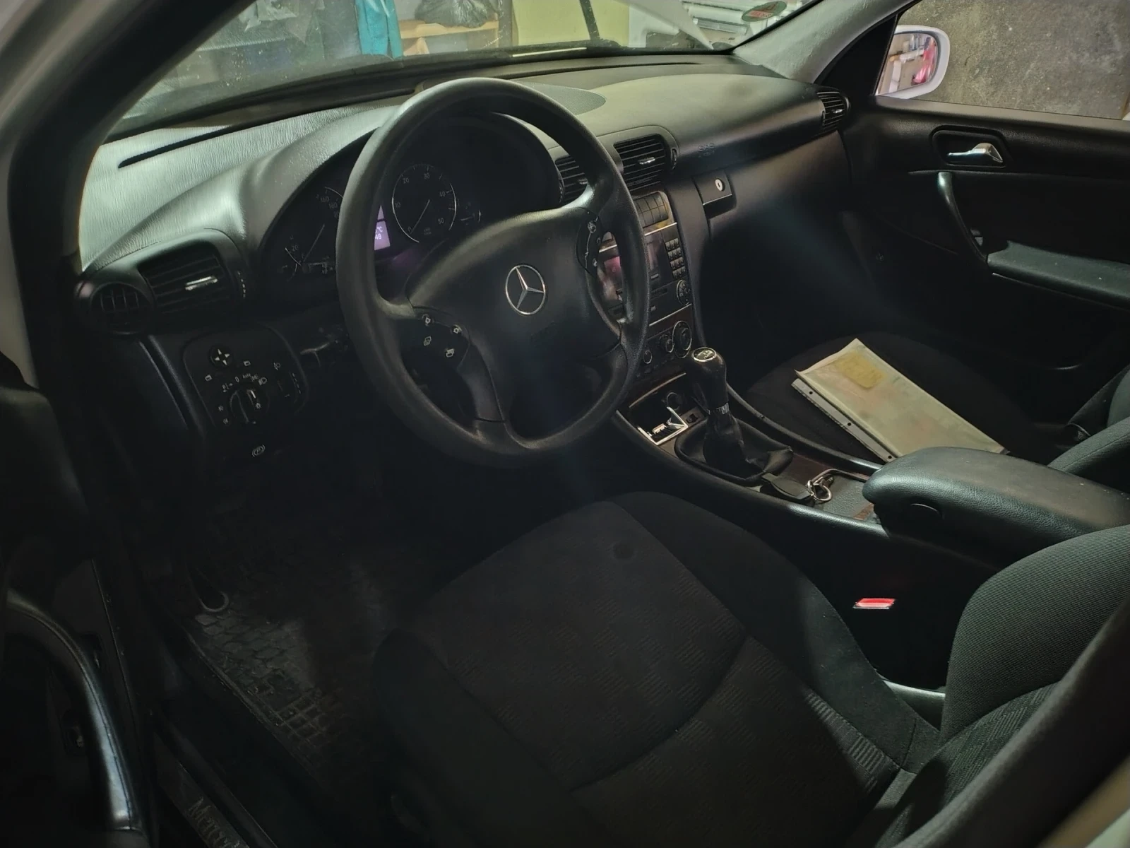 Mercedes-Benz C 220 220, снимка 6 - Автомобили и джипове - 54659363