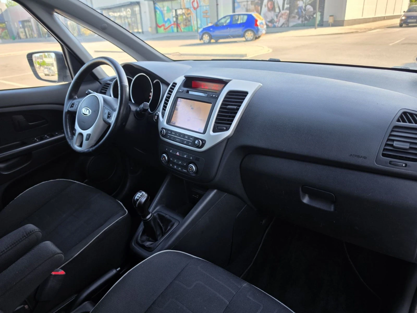 Kia Venga 1.6 CRDI, 128 к.с. EURO 6, снимка 15 - Автомобили и джипове - 54717229