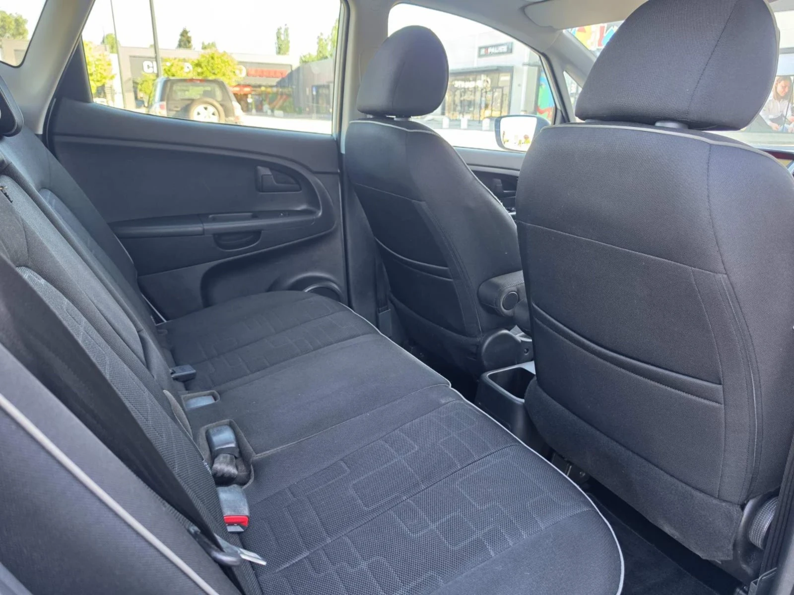 Kia Venga 1.6 CRDI, 128 к.с. EURO 6, снимка 11 - Автомобили и джипове - 54717229