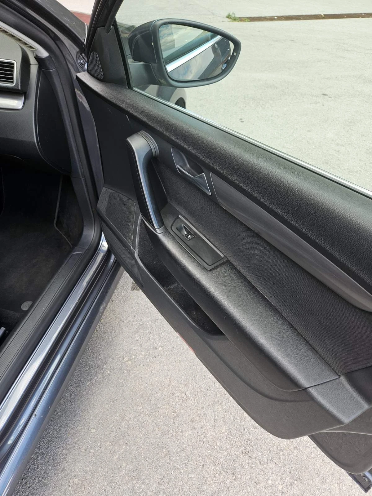 VW Passat 2.0 TDI, 140 k.c., NAVI, снимка 8 - Автомобили и джипове - 55165422