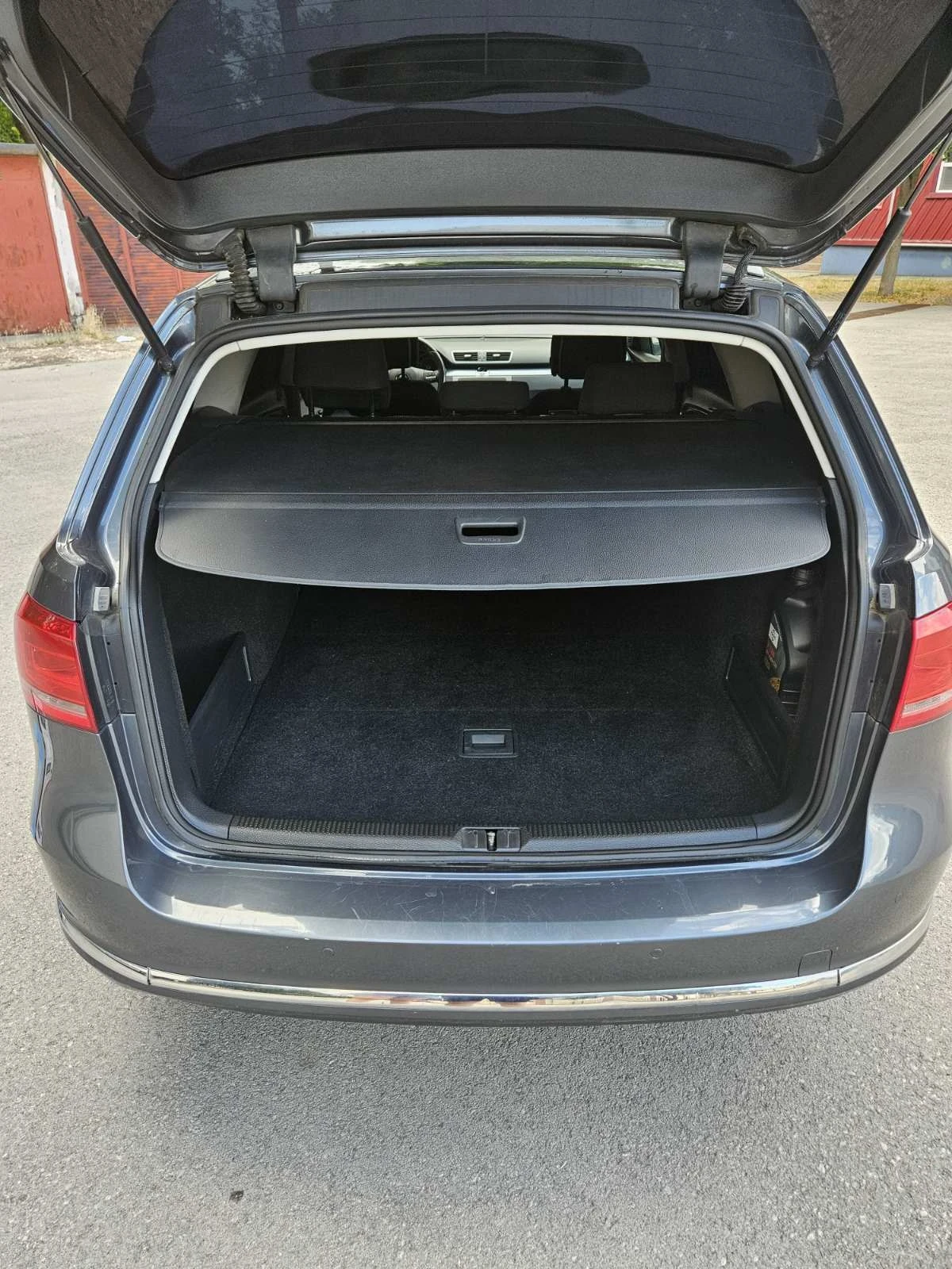 VW Passat 2.0 TDI, 140 k.c., NAVI, снимка 12 - Автомобили и джипове - 55165422