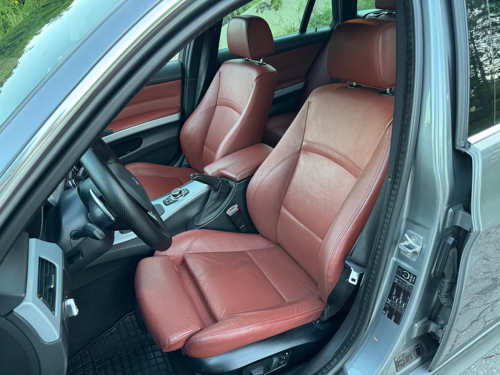 BMW 325 LCI, снимка 10 - Автомобили и джипове - 55286932