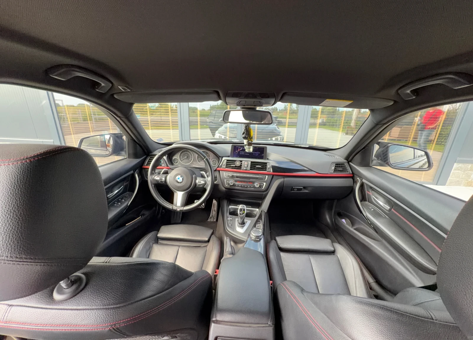 BMW 320, снимка 12 - Автомобили и джипове - 55326362