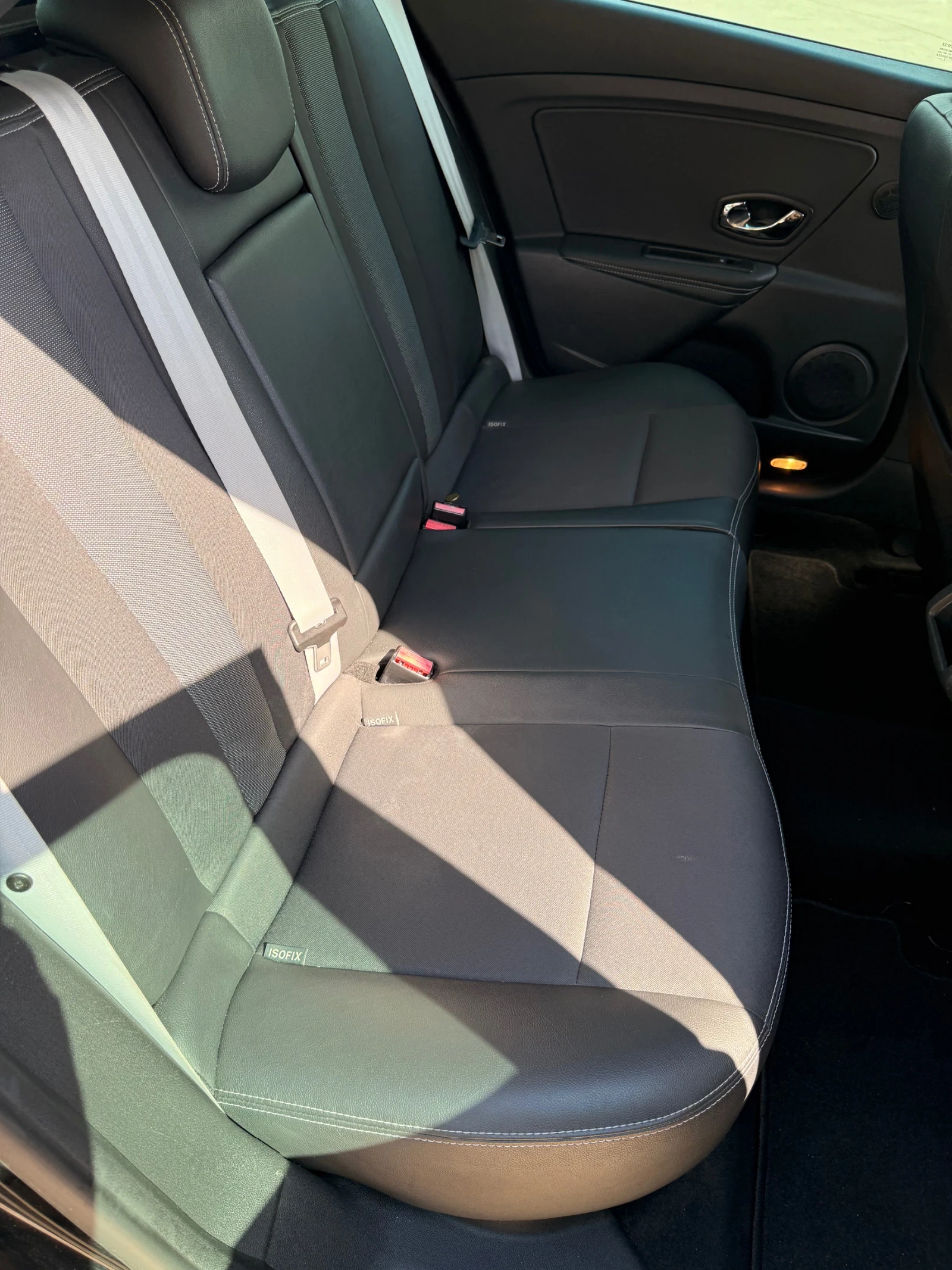 Renault Megane, снимка 14 - Автомобили и джипове - 55647503