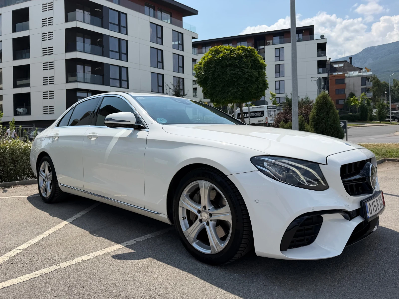 Mercedes-Benz E 350 AMG* DISTRONIG* ДИГИТАЛНО ТАБЛО* ВСИЧКИ ЕКСТРИ, снимка 6 - Автомобили и джипове - 55661239