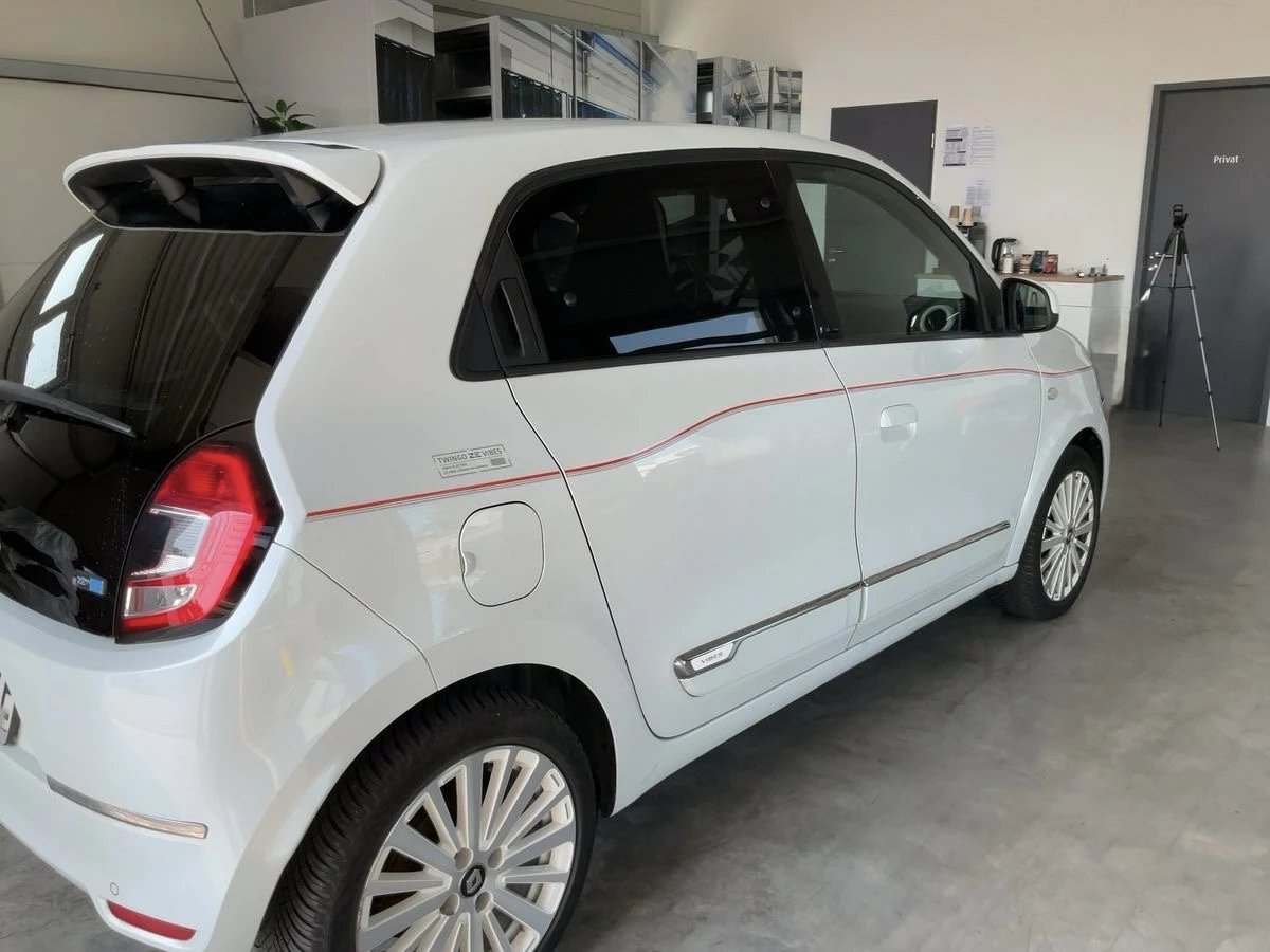 Renault Twingo  Vibes Edition, снимка 3 - Автомобили и джипове - 55784328