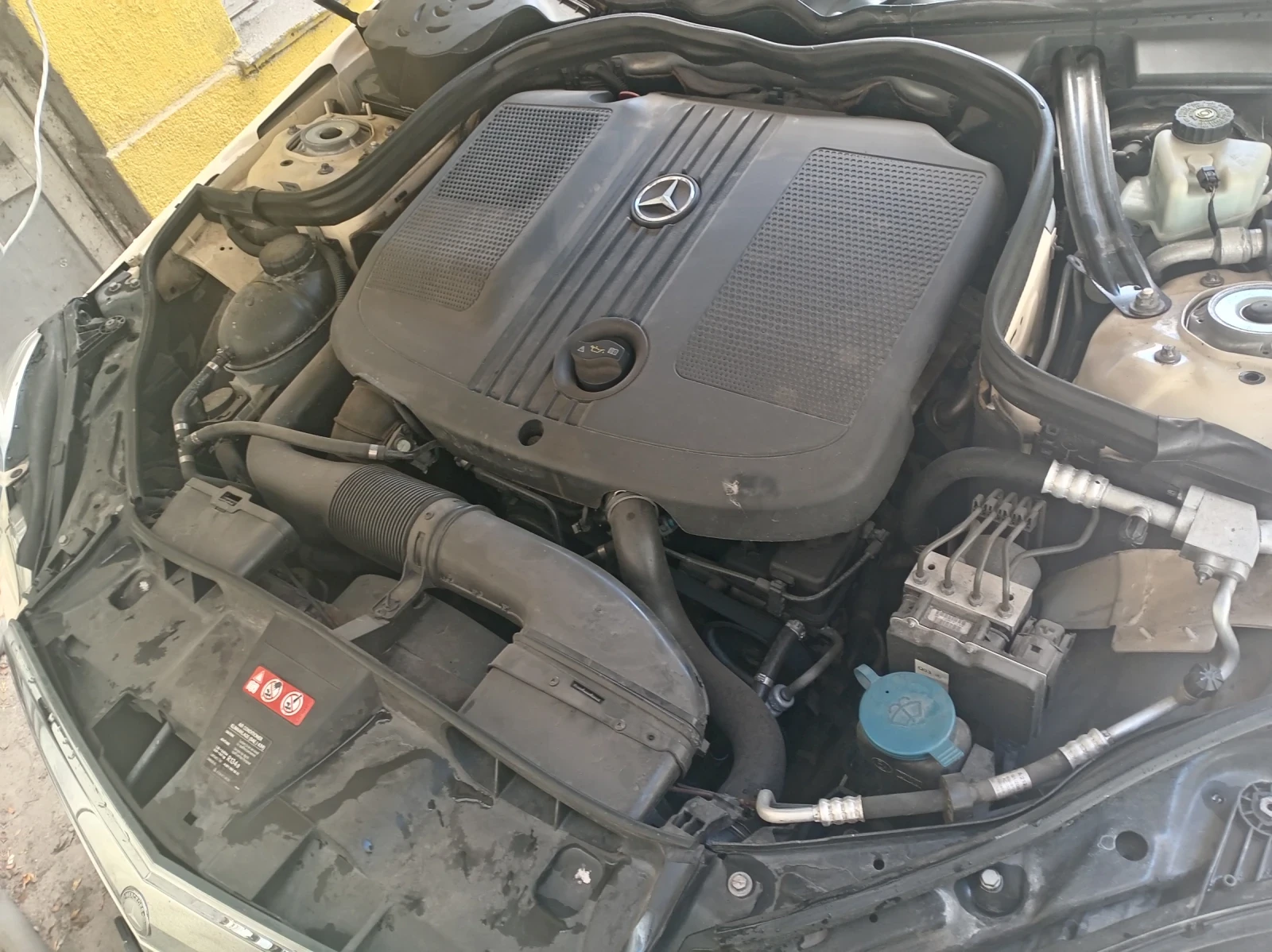 Mercedes-Benz E 200, снимка 12 - Автомобили и джипове - 55885980