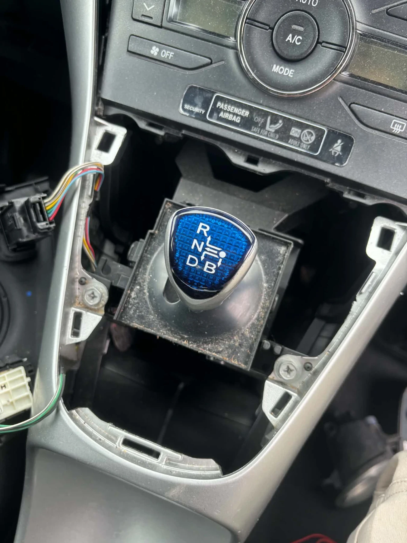 Toyota Auris Hybrid , снимка 9 - Автомобили и джипове - 55932069
