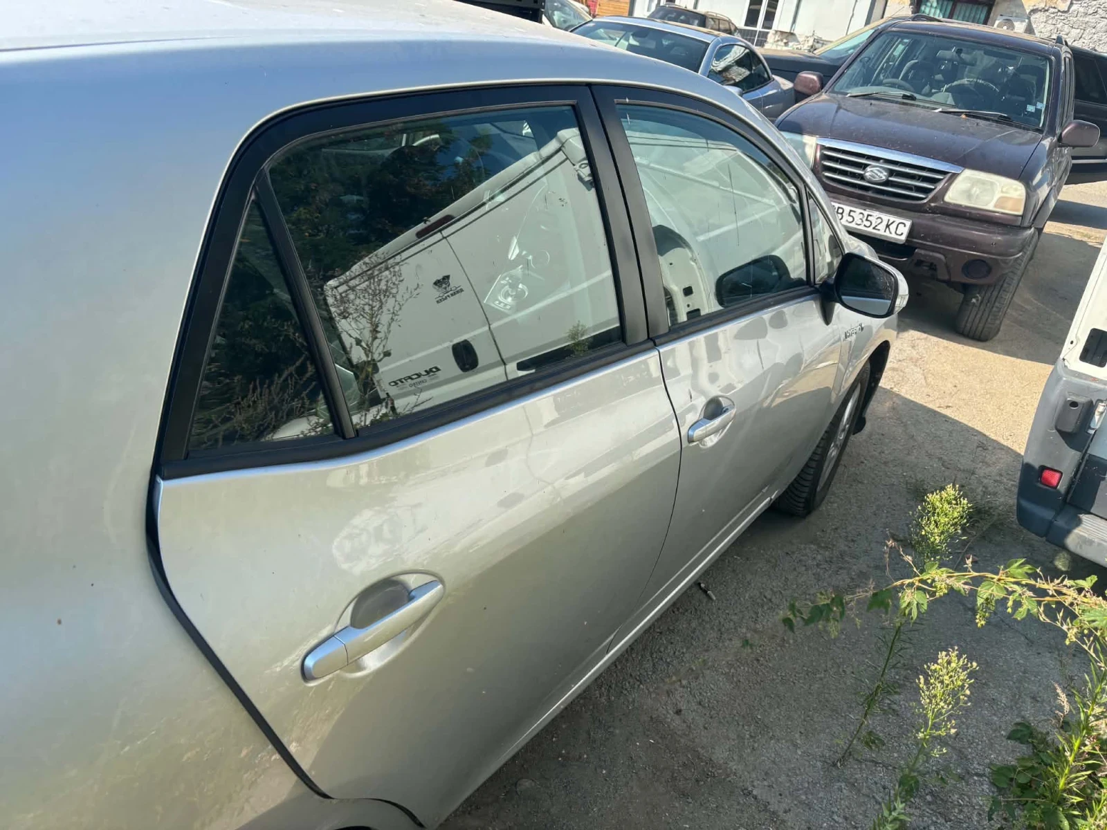 Toyota Auris Hybrid , снимка 2 - Автомобили и джипове - 55932069