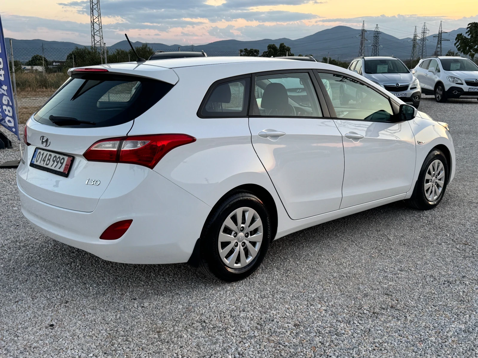 Hyundai I30 1.6 CRDI * EURO 6* , снимка 8 - Автомобили и джипове - 55943465