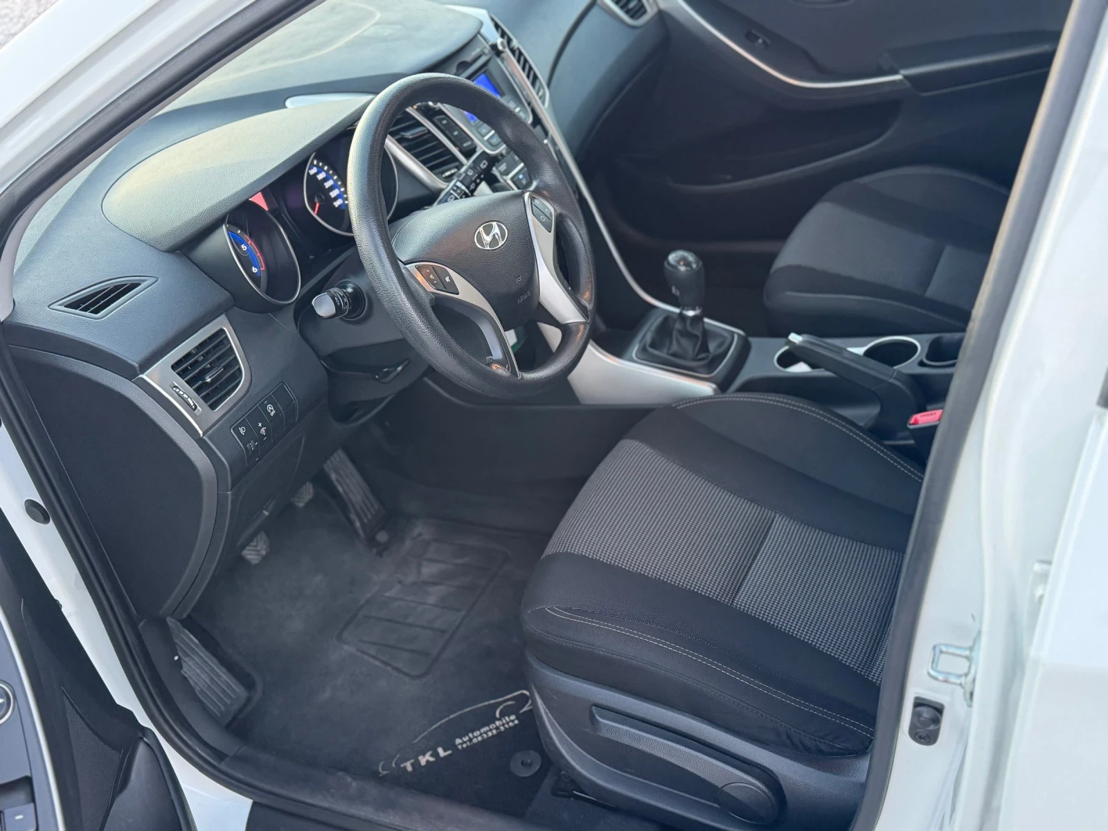 Hyundai I30 1.6 CRDI * EURO 6* , снимка 9 - Автомобили и джипове - 55943465
