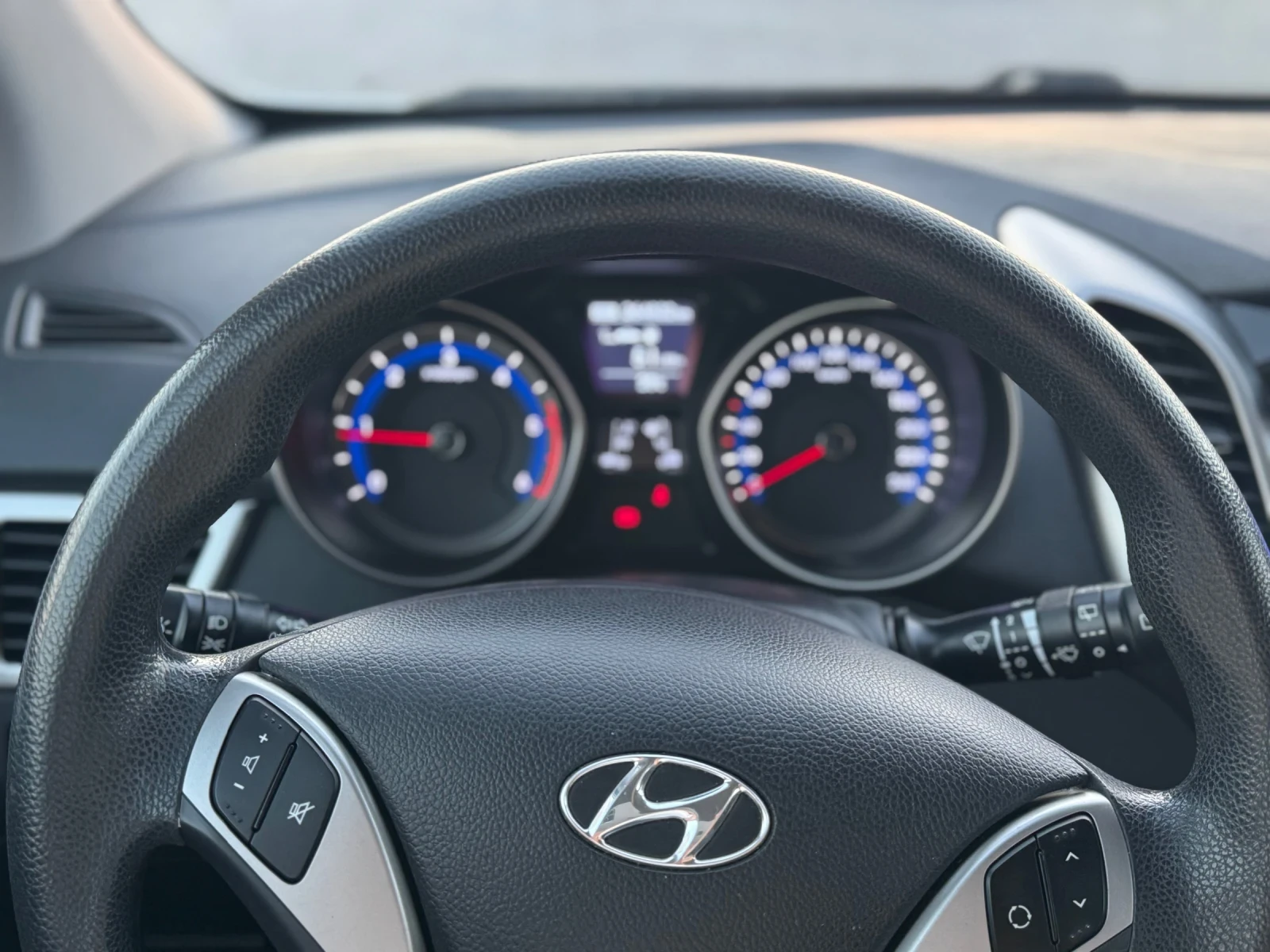 Hyundai I30 1.6 CRDI * EURO 6* , снимка 5 - Автомобили и джипове - 55943465