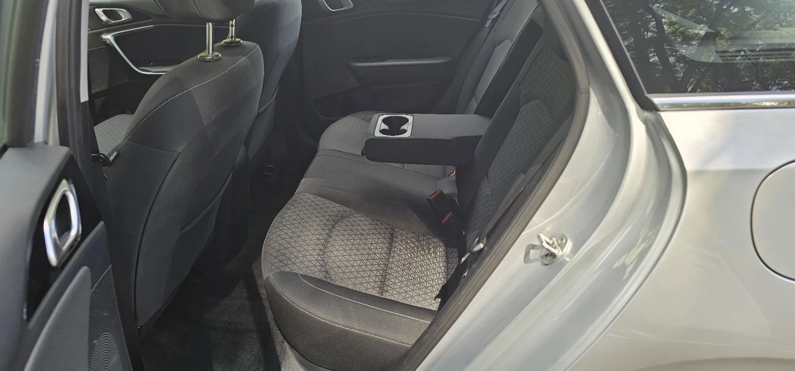 Kia Ceed 1.6 Dinamic drive AVTOMAT , снимка 9 - Автомобили и джипове - 55956988