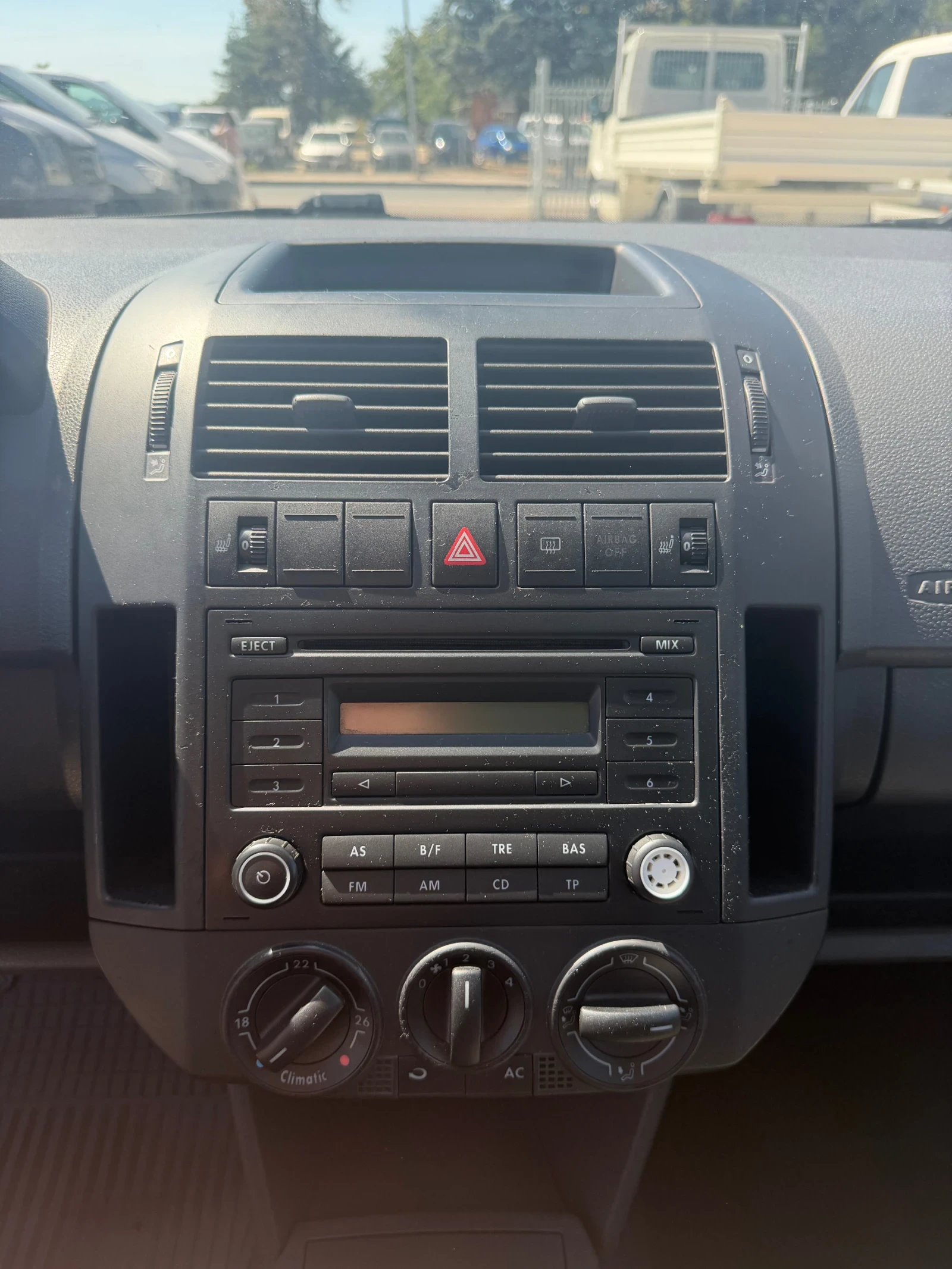 VW Polo, снимка 14 - Автомобили и джипове - 55988978