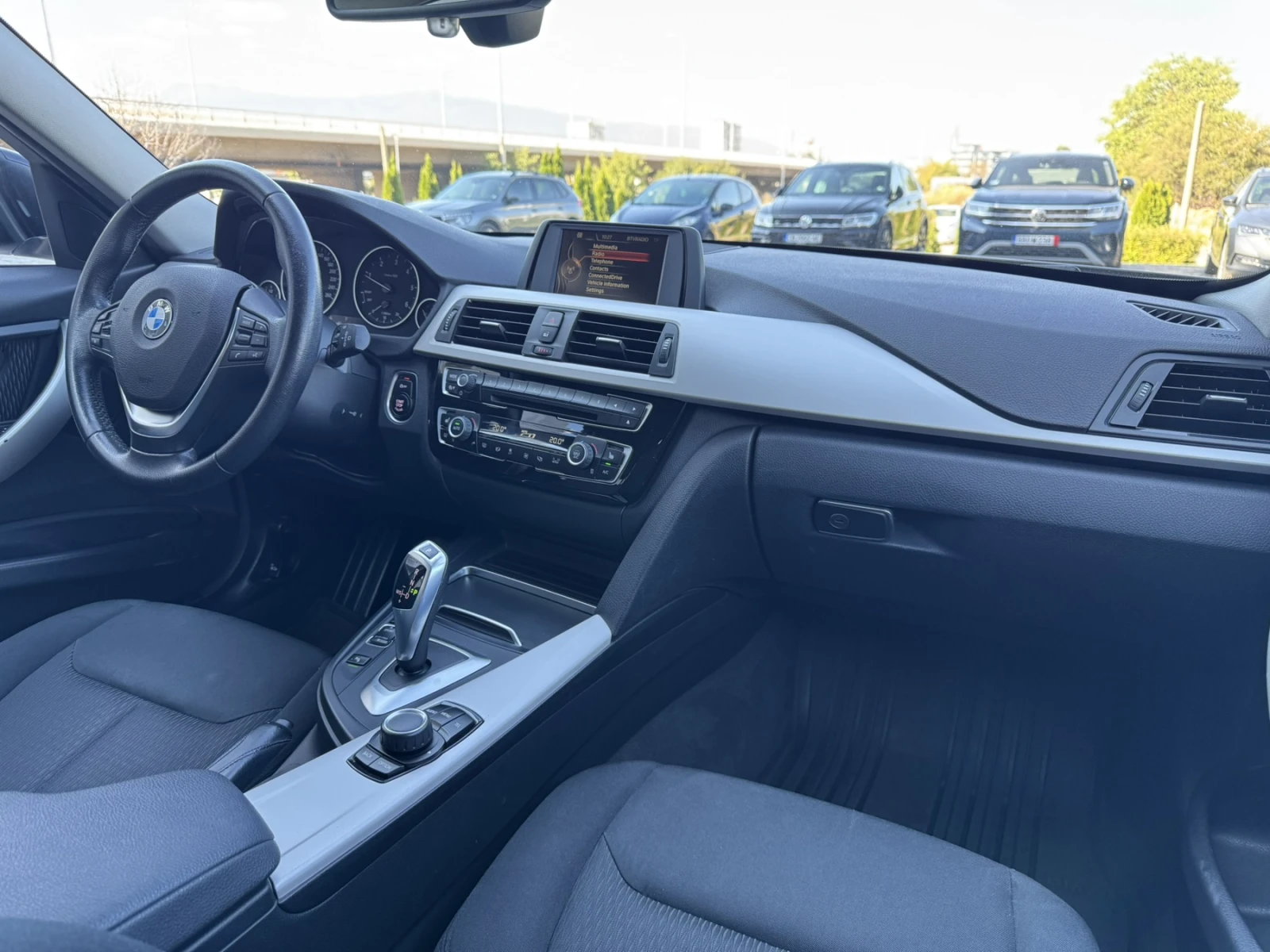 BMW 320 xDrive, снимка 8 - Автомобили и джипове - 56252267