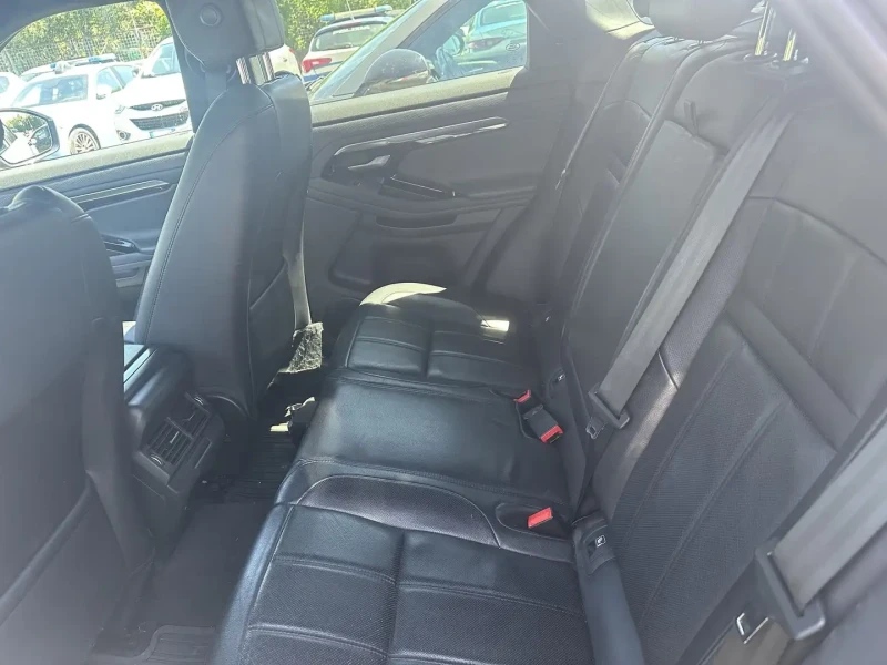 Land Rover Range Rover Evoque 2.0 R-Dynamic, снимка 8 - Автомобили и джипове - 51606577