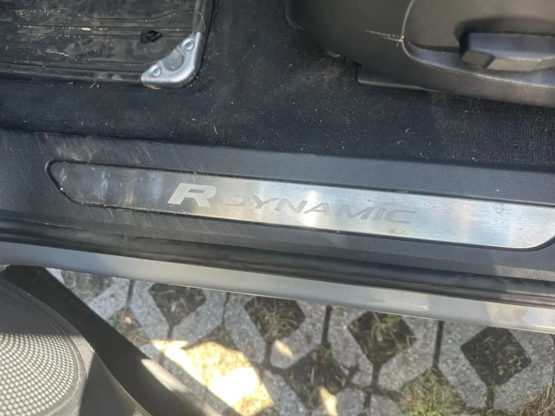 Land Rover Range Rover Evoque 2.0 R-Dynamic, снимка 9 - Автомобили и джипове - 51606577