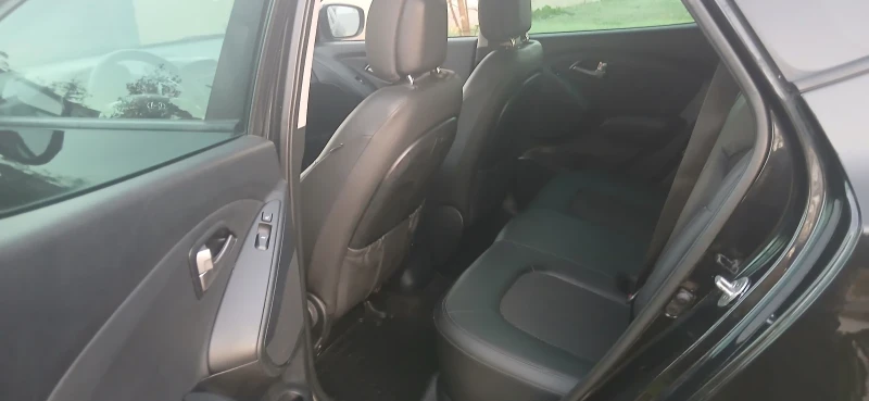 Hyundai IX35 2.0 Style 2WD, снимка 10 - Автомобили и джипове - 52427989