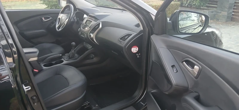 Hyundai IX35 2.0 Style 2WD, снимка 9 - Автомобили и джипове - 52427989