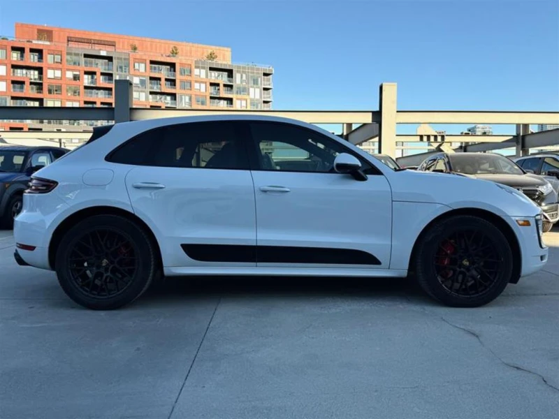 Porsche Macan GTS* Line Ass* Blind Spot* BOSE* От представителст, снимка 2 - Автомобили и джипове - 53144081