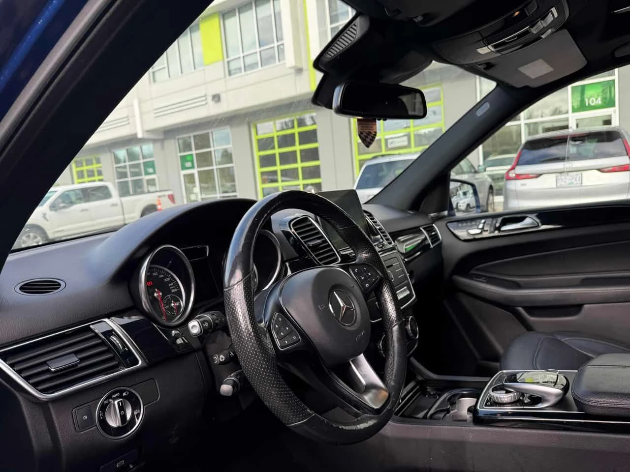 Mercedes-Benz GLE 400 4MATIC | PANO | 360 | DISTRONIC | KEYLESS | , снимка 17 - Автомобили и джипове - 53740740