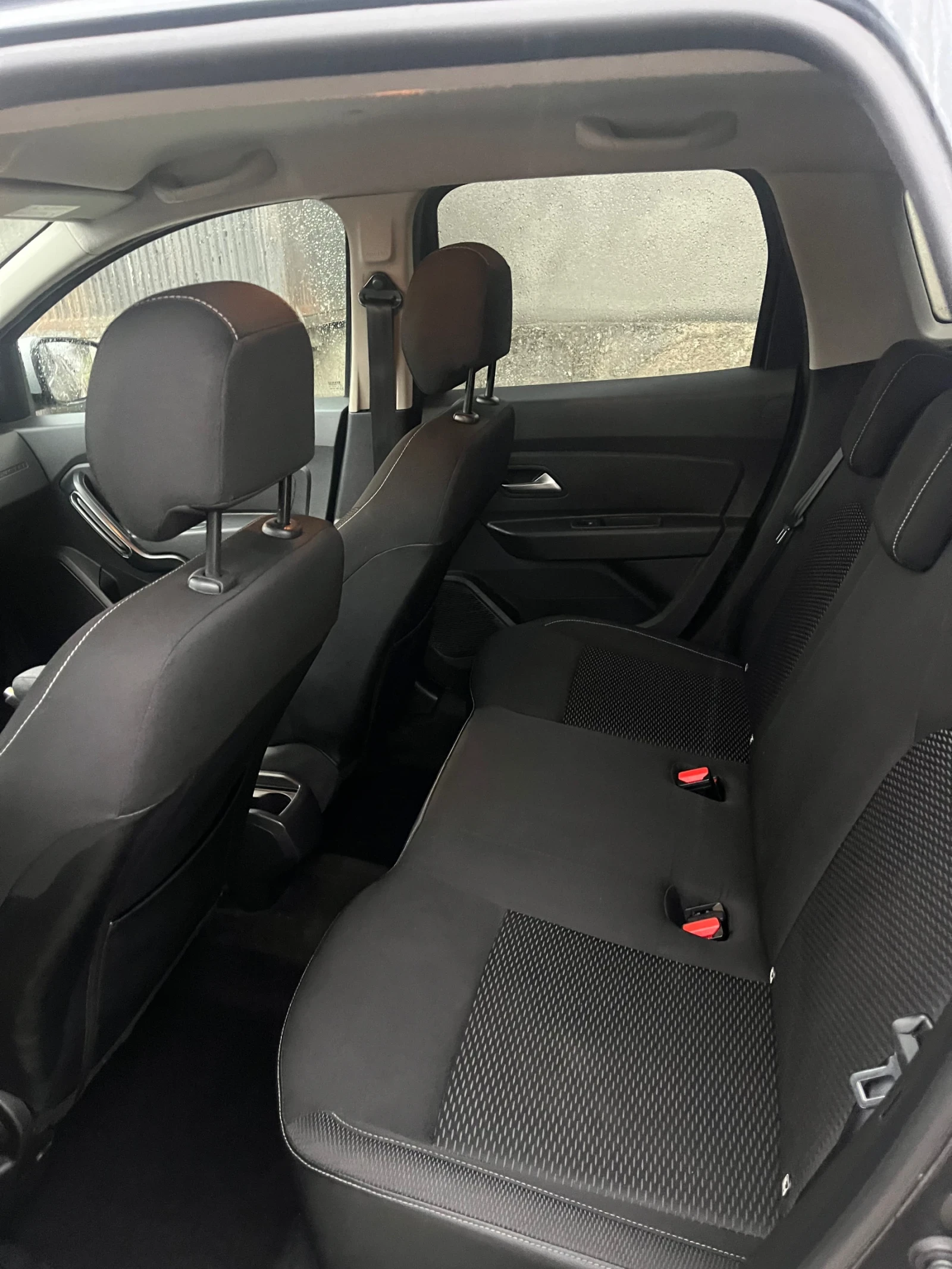 Dacia Duster 1.5, снимка 8 - Автомобили и джипове - 53894275