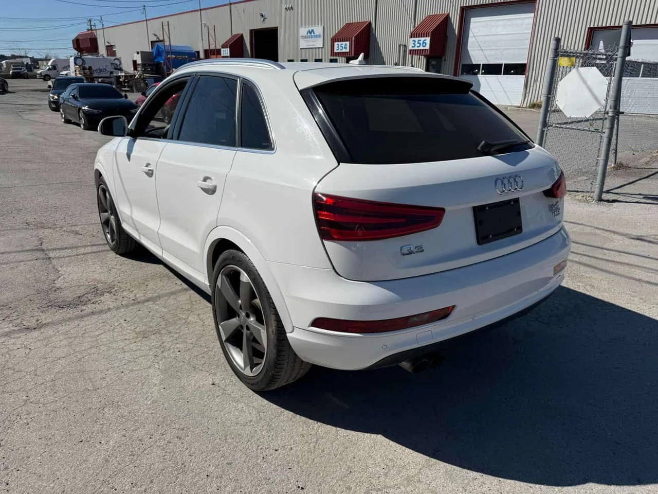 Audi Q3 Technik/CARFAX/ПАНОРАМА/ВТОРИ ГУМИ И ДЖАНТИ, снимка 6 - Автомобили и джипове - 54336255