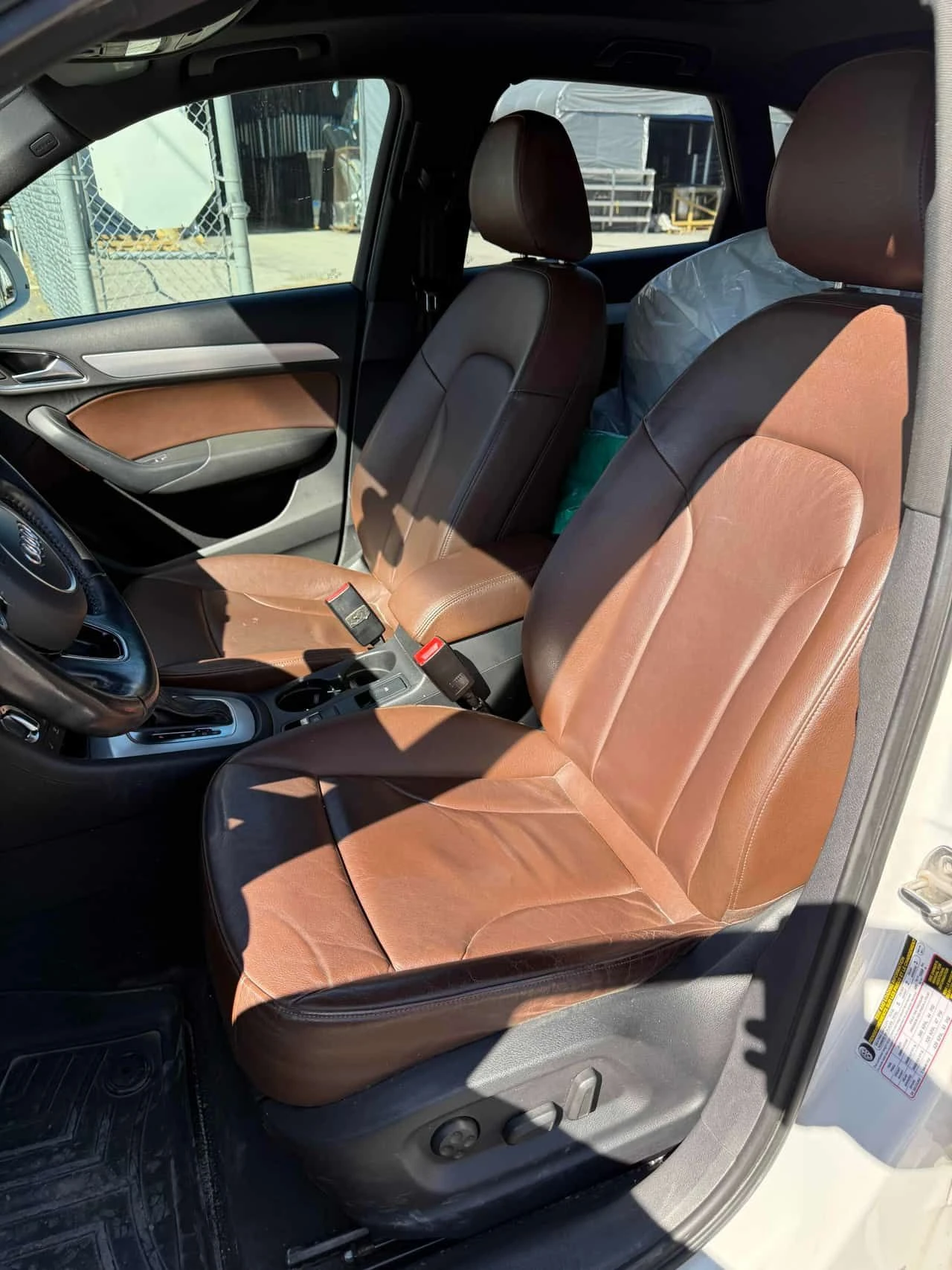 Audi Q3 Technik/CARFAX/ПАНОРАМА/ВТОРИ ГУМИ И ДЖАНТИ, снимка 7 - Автомобили и джипове - 54336255