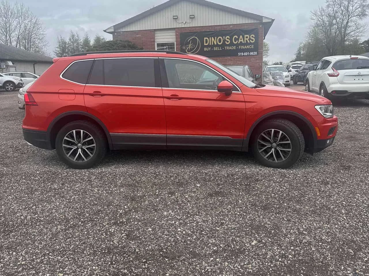 VW Tiguan * Comfortline * CARFAX * ЦЕНА ДО БГ, снимка 3 - Автомобили и джипове - 54430097