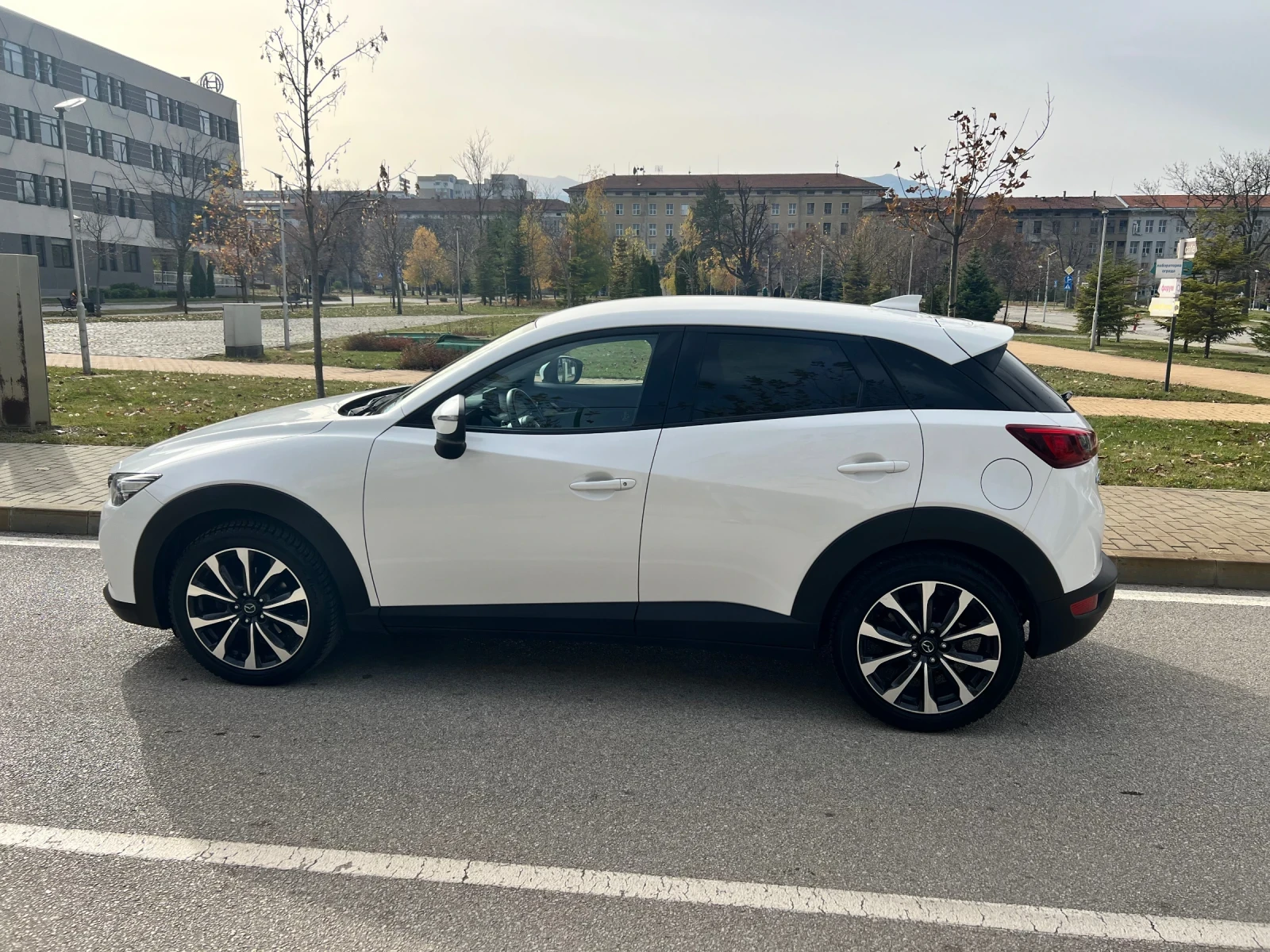 Mazda CX-3, снимка 2 - Автомобили и джипове - 54484204