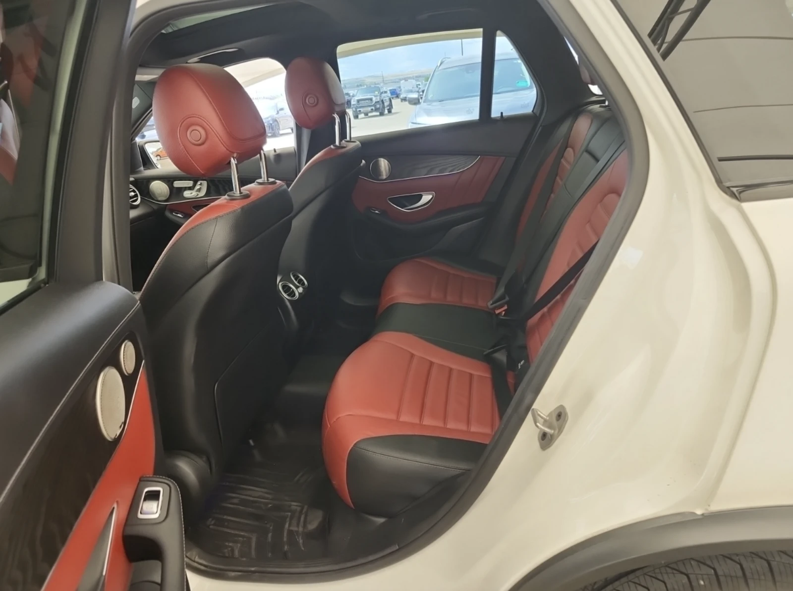 Mercedes-Benz GLC 43 AMG 2021 Mercedes-Benz GLC 43 AMG, снимка 10 - Автомобили и джипове - 54909341