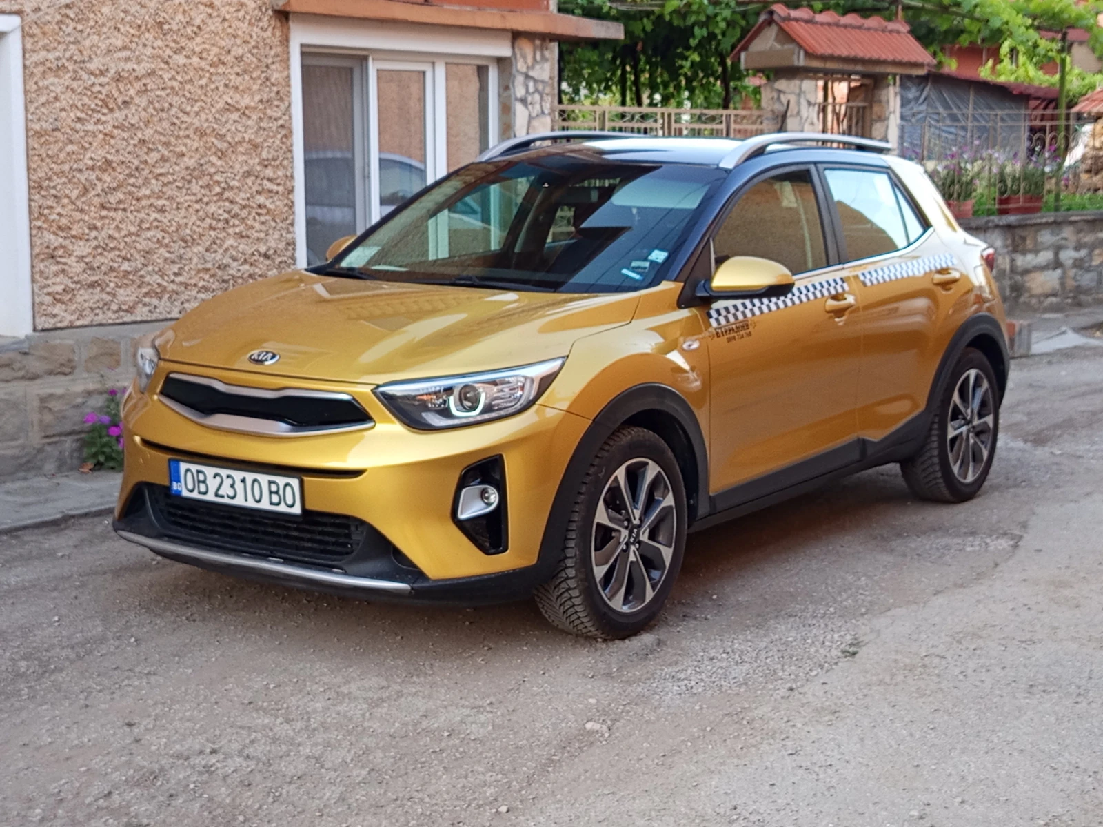 Kia Stonic, снимка 3 - Автомобили и джипове - 55910015
